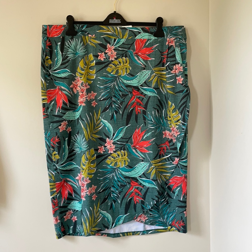 Floral swimsuit cover up skirt size XXL